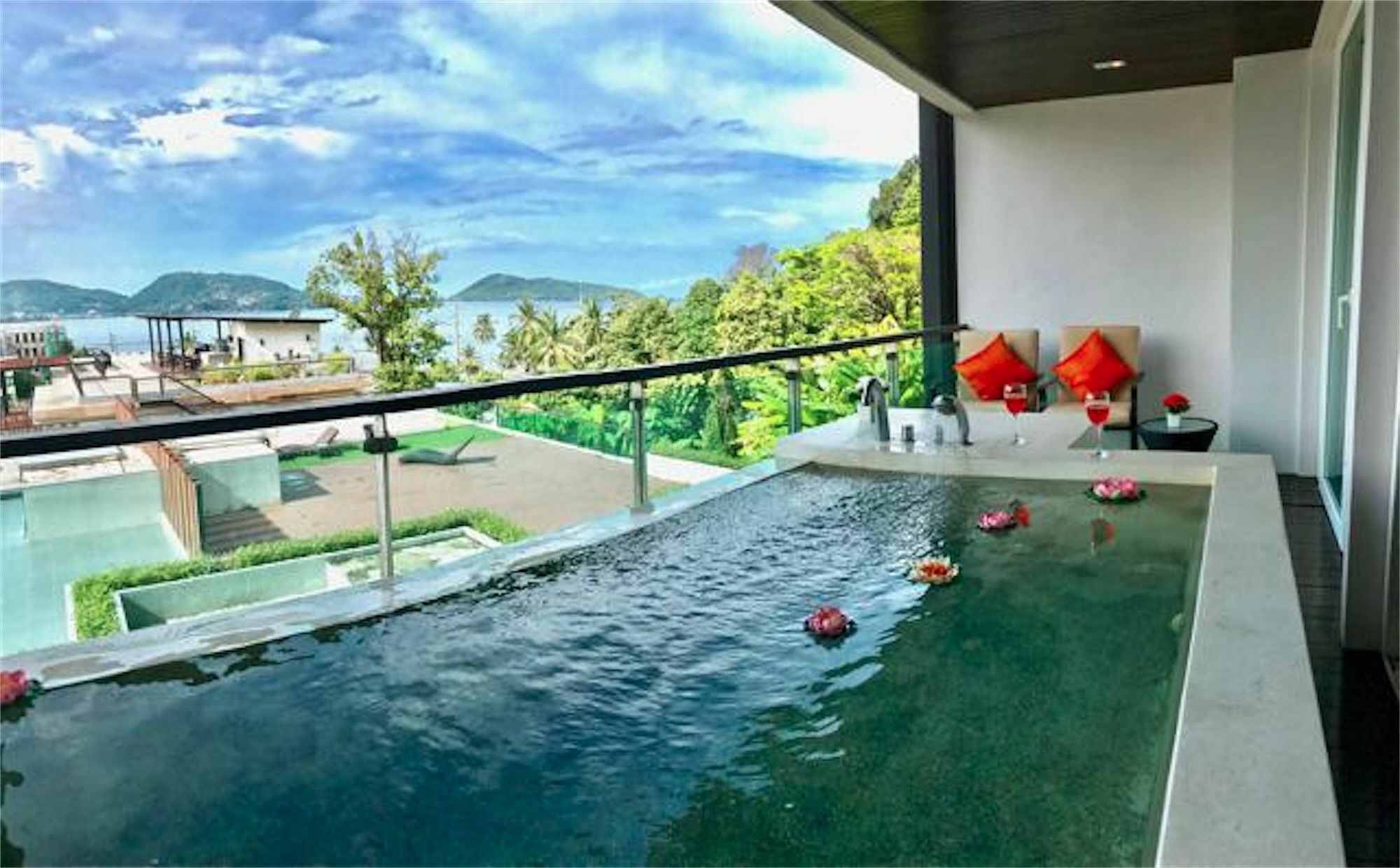 The Privilege Residence : 1 Bedroom Apartment In Patong Exterior foto